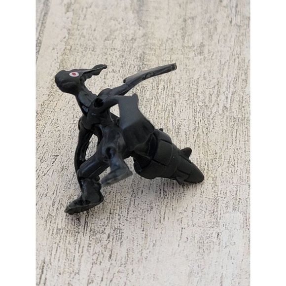 Zekrom miniature Pokemon collectible toy figure - Picture 4 of 4